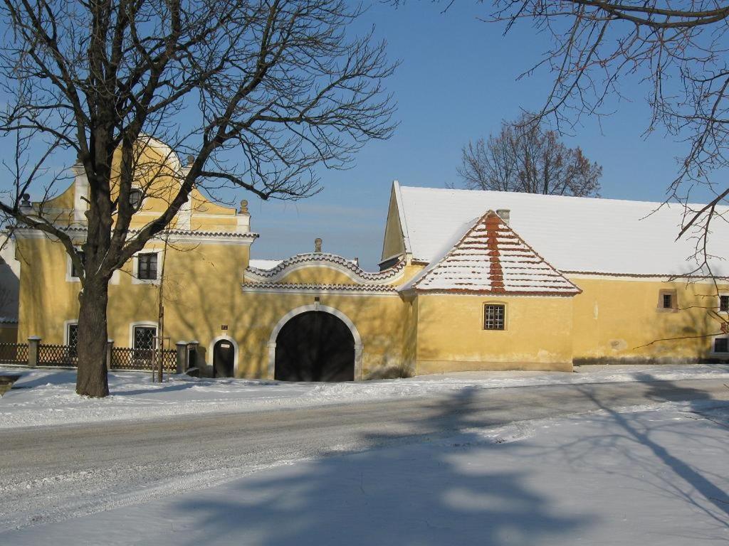 Hotel Pod Sluncem Třebíz Exterior foto